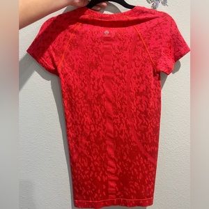 Rare Lululemon Red Leopard Swiftly Tech 2.0 Size 4